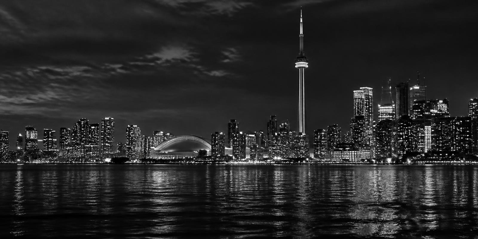 Toronto skyline at night